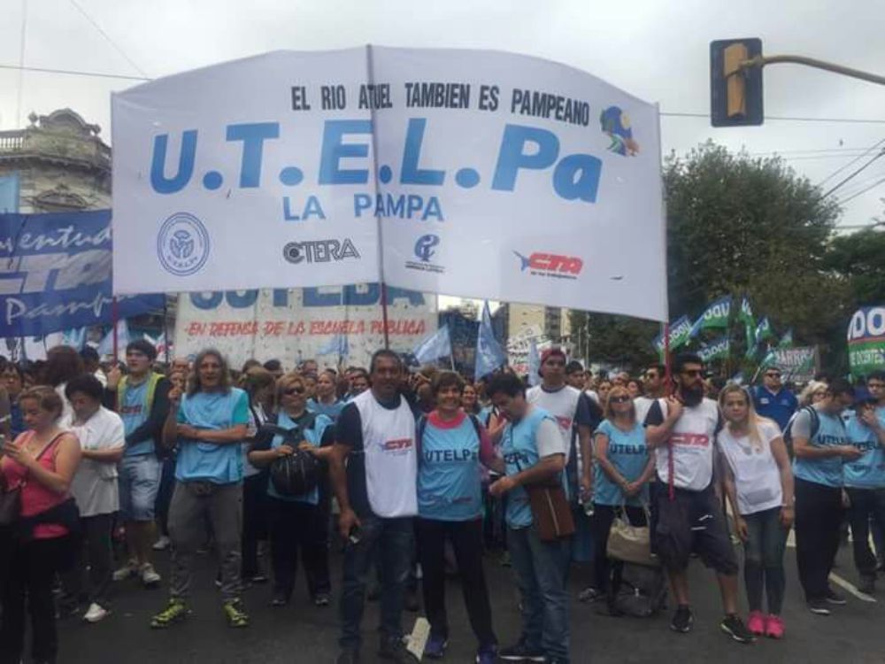 Paro Nacional: masiva marcha docente en Plaza de Mayo