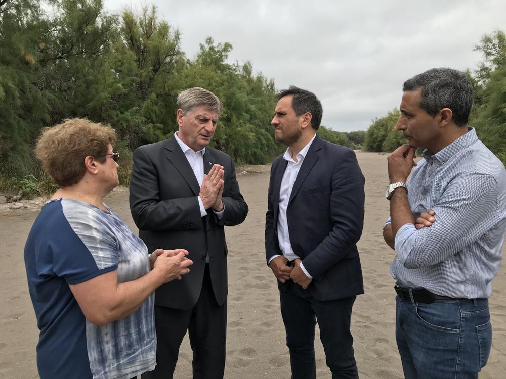 D779243F-ED3F-4744-90B1-D31E3720FE88