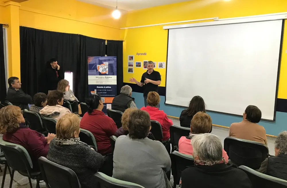 charla cumlen telen (2)