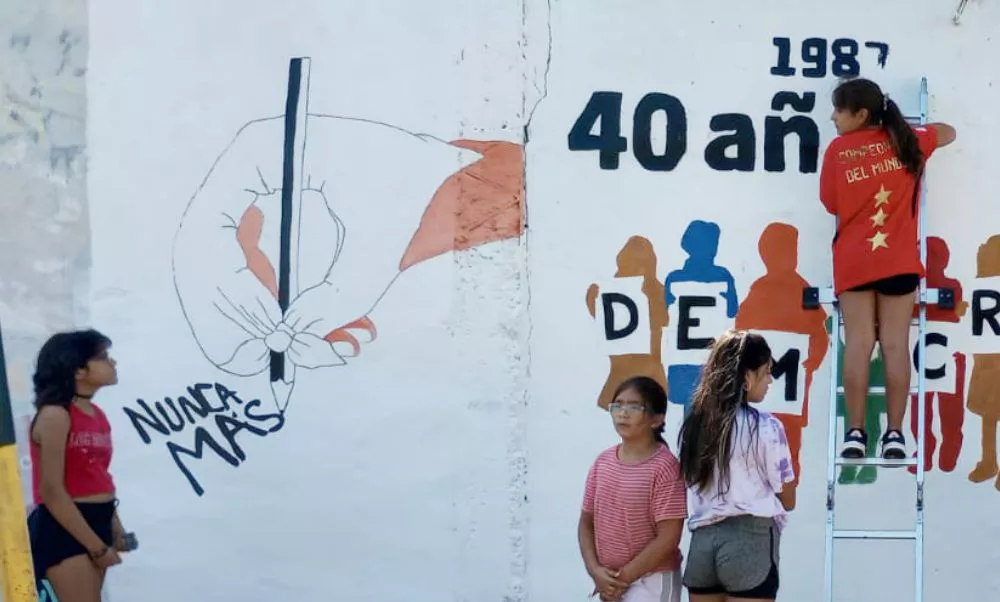stasabelmuraldemocracgffd