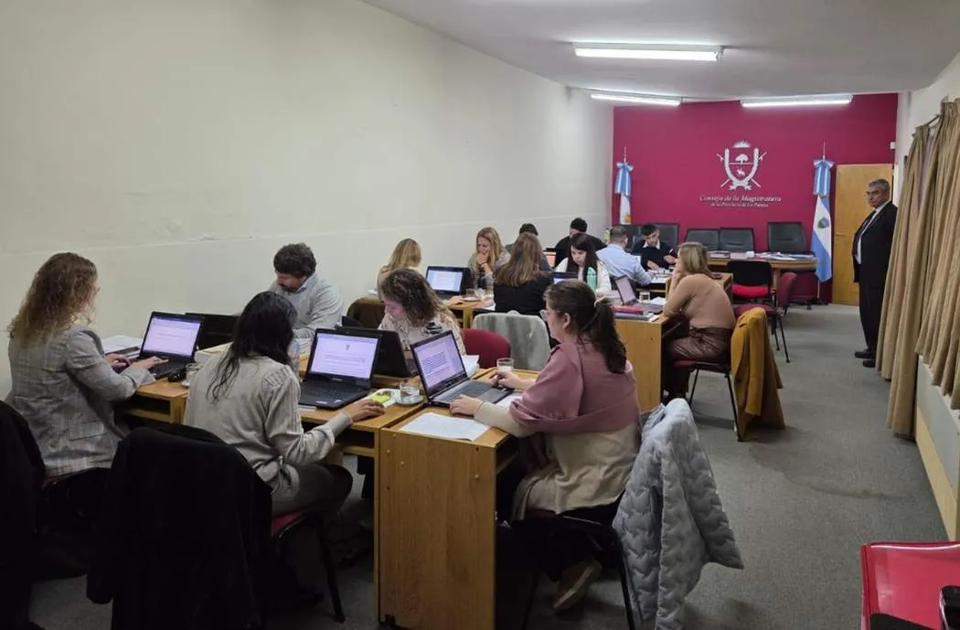 Copia de Copia de Copia de Copia de Copia de Copia de Green and Yellow Modern Grocery Discount Catalog  Flyer (1080 x 1920 px)