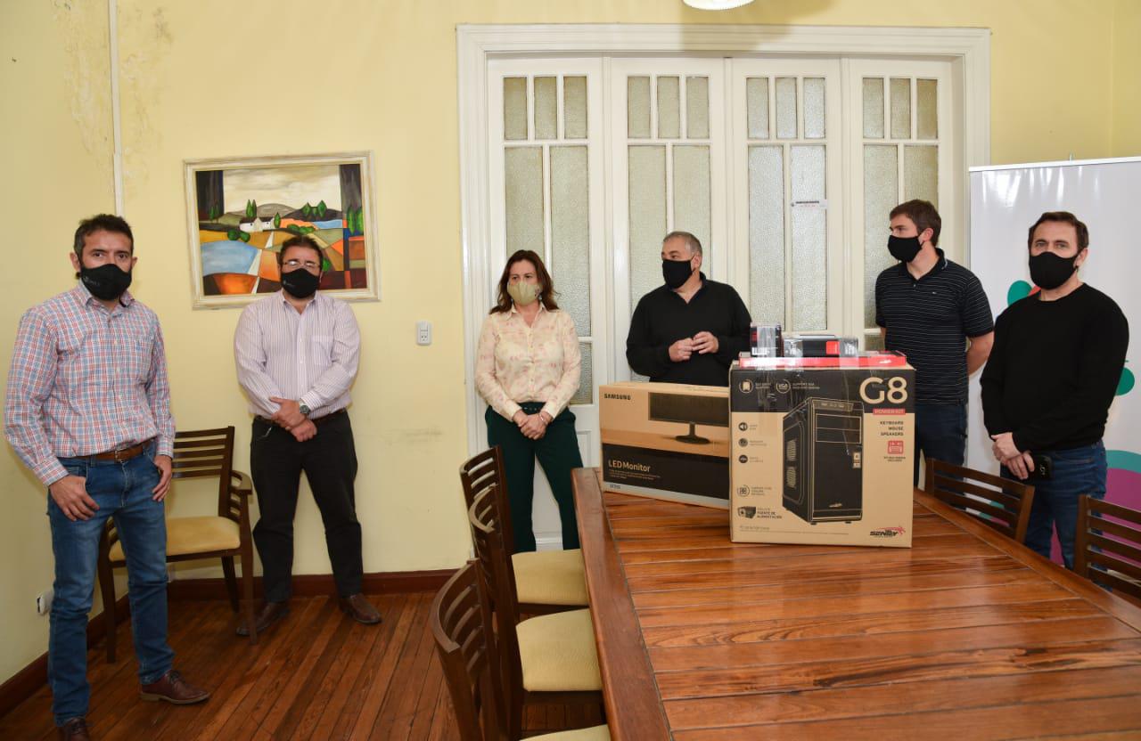 Entrega computadora en Gral Pico